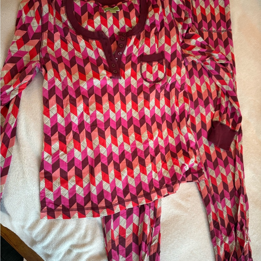 Vera Bradley Pink and Red Geometric Pajama Set